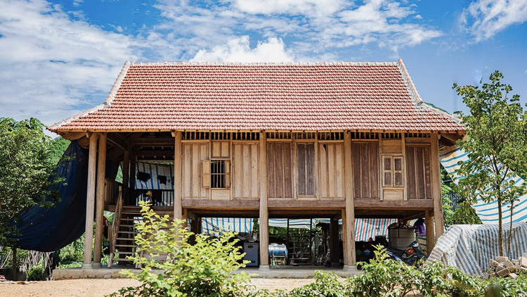 Nhà sàn là gì? Khám phá các mẫu nhà sàn độc đáo, ấn tượng 2025