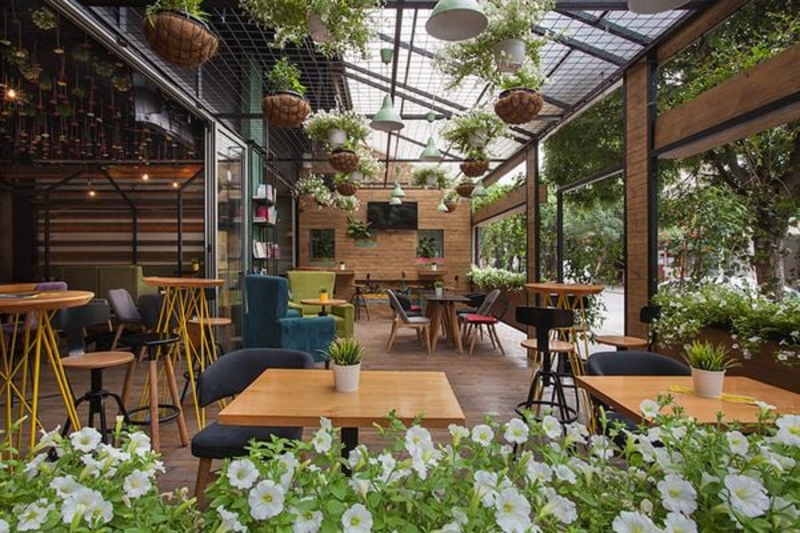 Mẫu thi công quán cafe đẹp, gần gũi với thiên nhiên