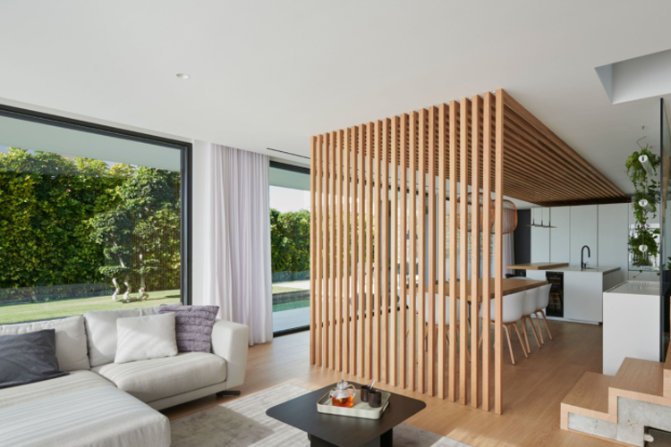 Mẫu lam gỗ phòng bếp ấn tượng, độc đáo