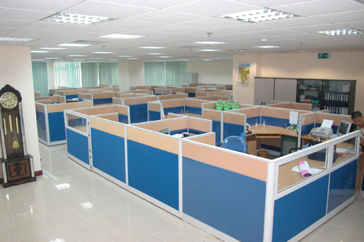 Mẫu vách ngăn văn phòng khung nhôm bọc vải nỉ 