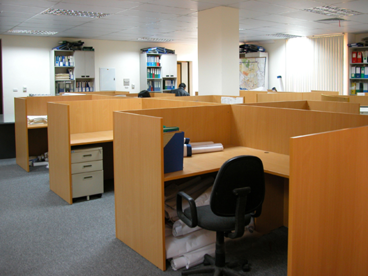 Mẫu ngăn văn phòng làm việc bằng gỗ tự nhiên đẹp