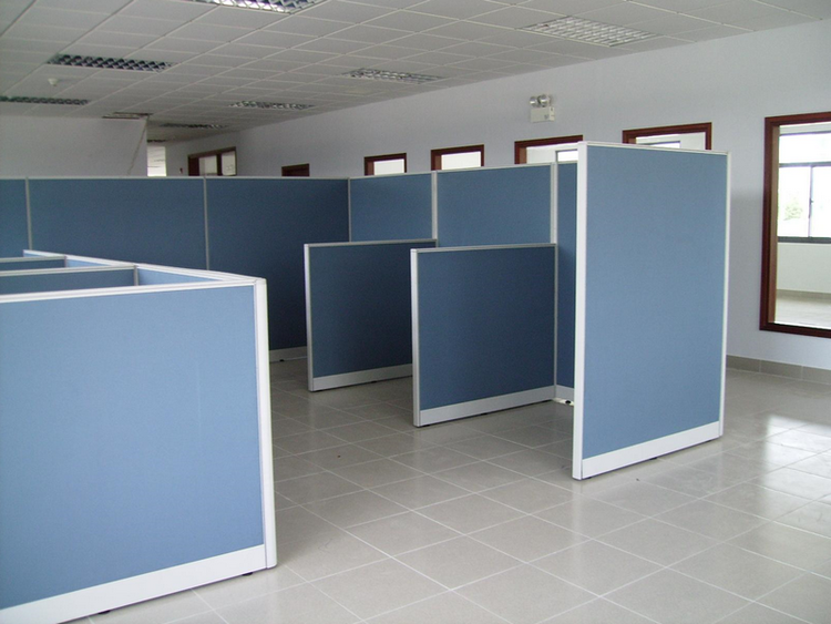 Vách ngăn văn phòng bằng nhựa đẹp giá rẻ 