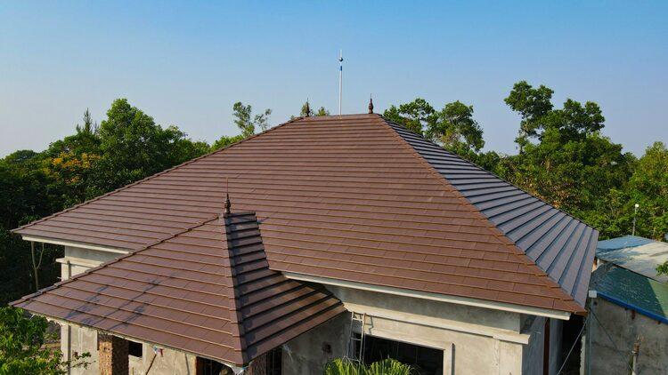 Mẫu mái ngói phẳng sang trọng, hiện đại, mang đến vẻ đẹp tinh tế 