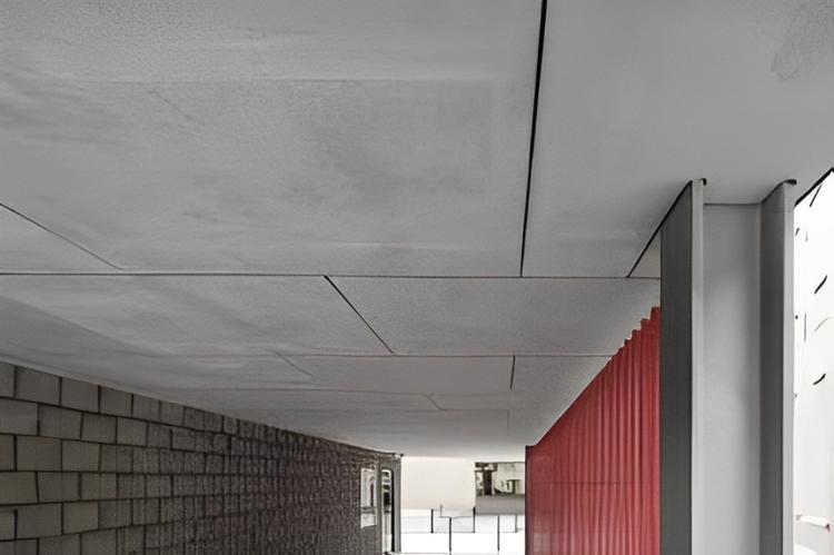 Độ dày tấm Cemboard làm trần nằm trong khoảng 3.5 - 4.5mm