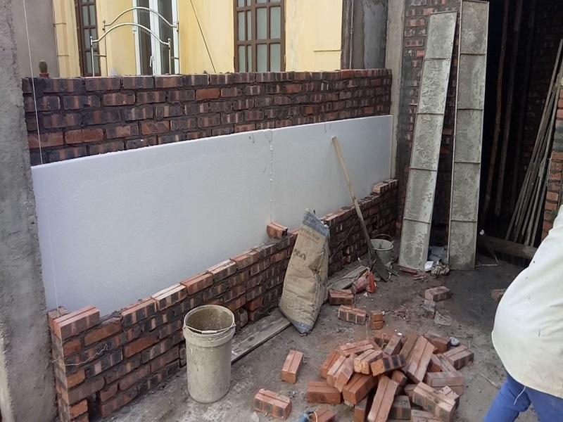 Xây tường 2 lớp có thêm lớp cách nhiệt ở giữa là phương pháp chống nóng hiệu quả giúp giữ nhiệt độ trong nhà ổn định 