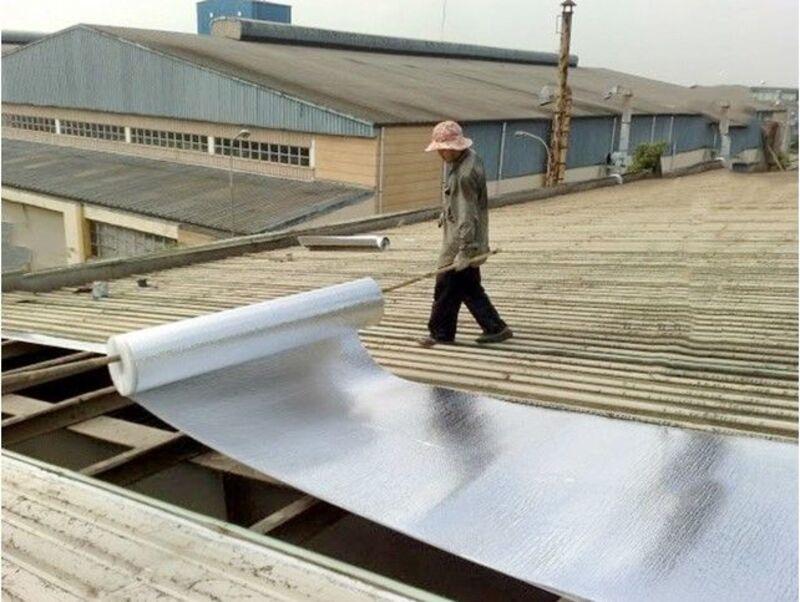 Sử dụng tấm cách nhiệt chống nóng mái tôn để giữ nhiệt độ trong nhà luôn mát mẻ