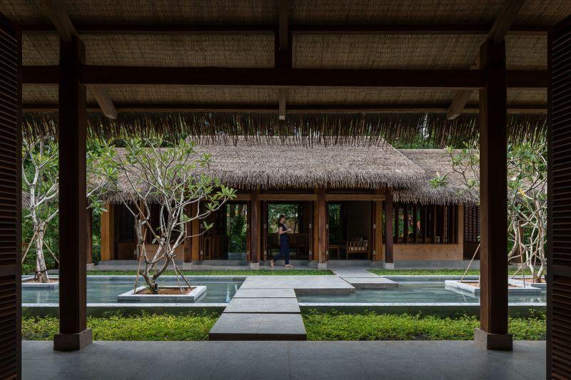 Thiết kế nhà gỗ 3 gian 8 cột đẹp, mộc mạc, hiện đại 