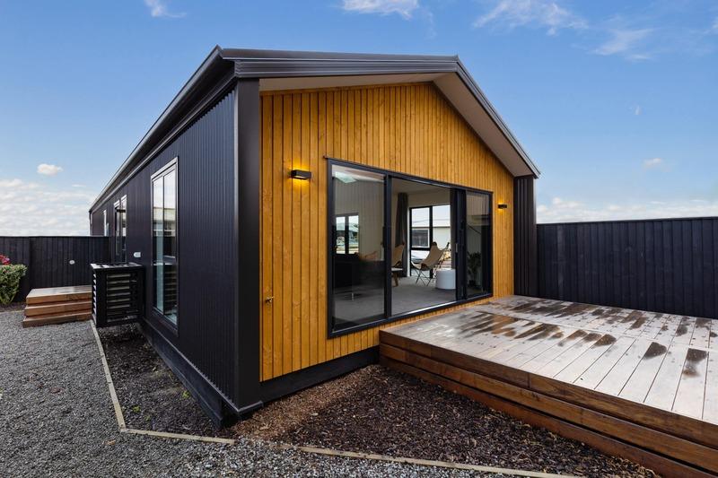 Thiết kế nhà lắp ghép 2 phòng ngủ theo phong cách tối giản và hiện đại