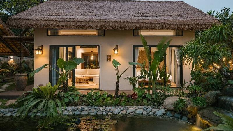 Vật liệu lợp mái chống nóng thay mái tôn từ thiên nhiên như tranh, tre, cọ, rơm 