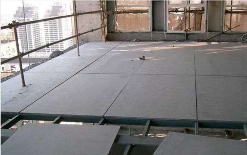 Tấm Cemboard 10mm có thể sử dụng làm sàn chịu lực cho các công trình nhỏ nhờ khả năng chịu tải tốt và độ bền ổn định