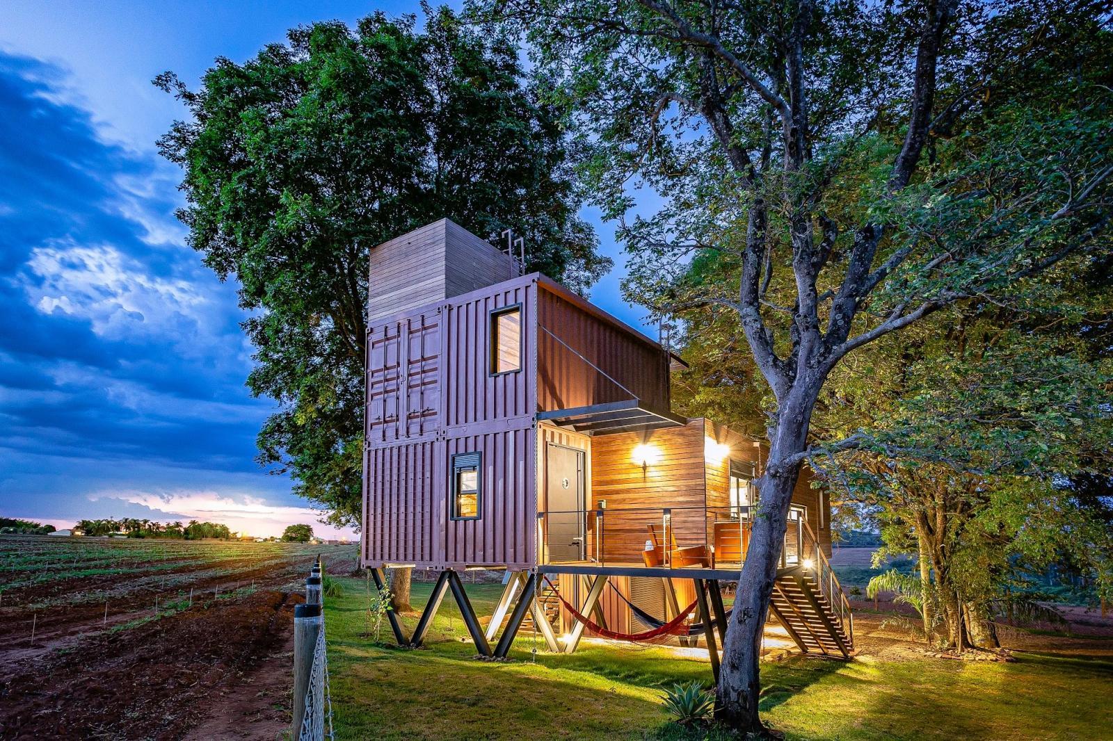 Mẫu nhà container 200 triệu 2 tầng mộc mạc, đẹp không thể rời mắt