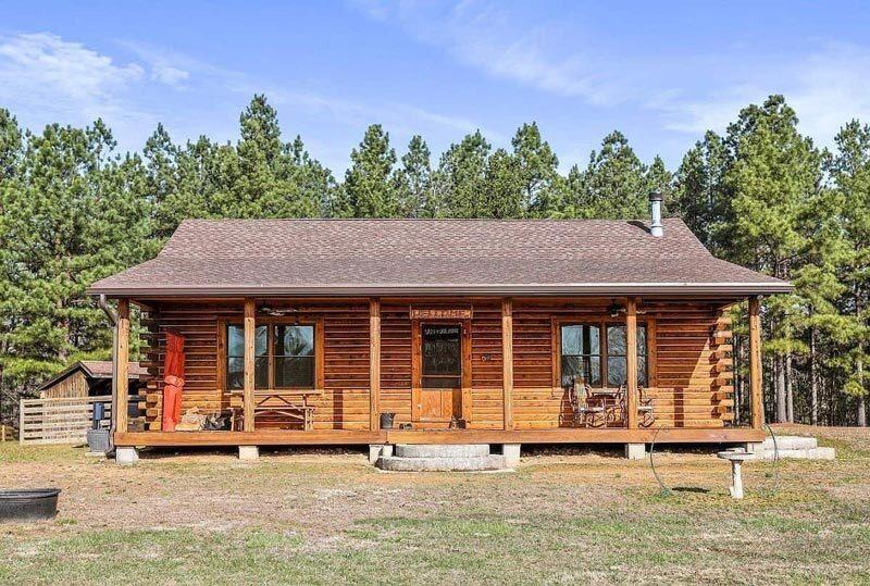 Mẫu nhà gỗ cấp 4 đẹp 3 gian 2 chái đẹp, mang dấu ấn văn hóa truyền thống