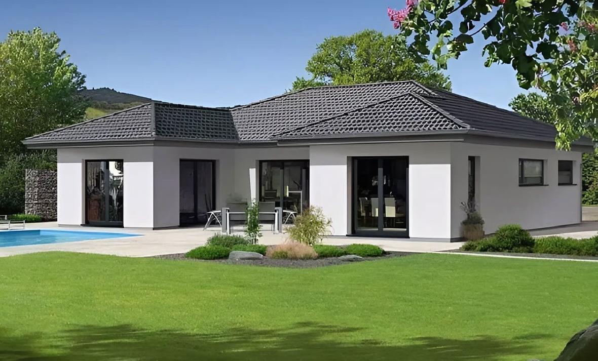 ​​​​​​​Mẫu nhà chữ U 4 phòng ngủ mái Nhật thiết kế sang trọng, tối ưu không gian sống