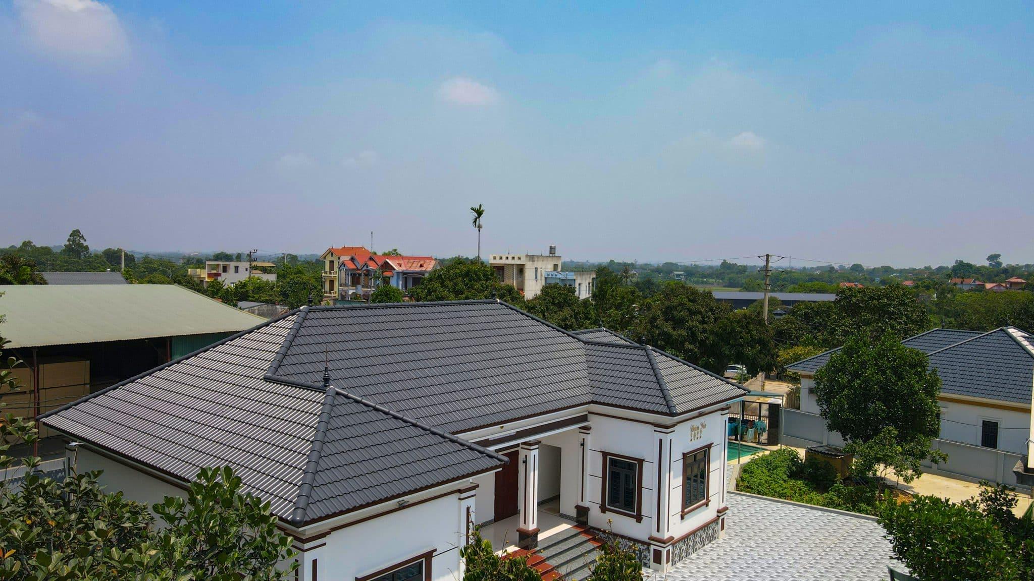 Mẫu nhà chữ U 4 phòng ngủ mái Nhật sang trọng, tạo điểm nhấn nổi bật cho không gian sống