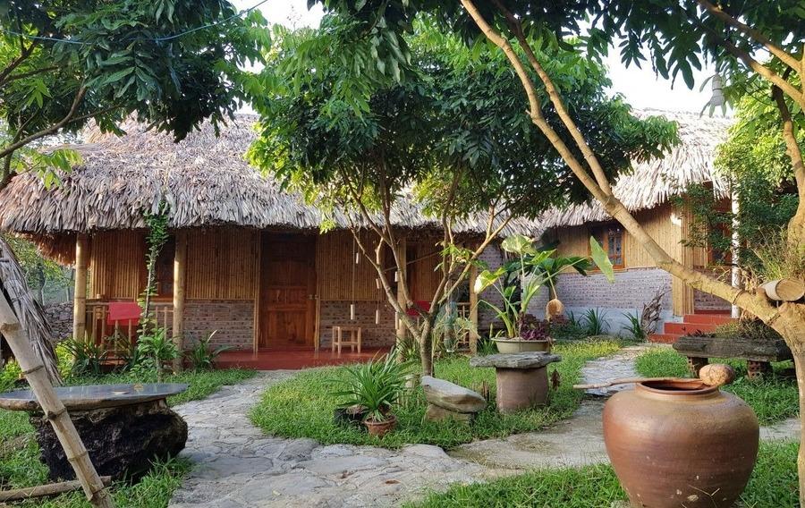 Mẫu thiết kế sân vườn đẹp tự làm theo phong cách truyền thống