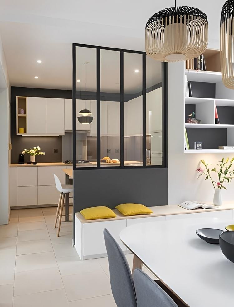 Vách ngăn phòng khách và bếp bằng nhôm kính cao cấp, hiện đại