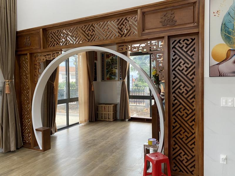  Mẫu vách ngăn phòng thờ với phòng khách truyền thống được ưa chuộng