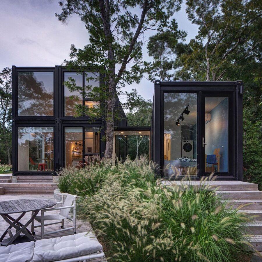 Mẫu nhà container 2 tầng với kiến trúc mở thoáng sáng