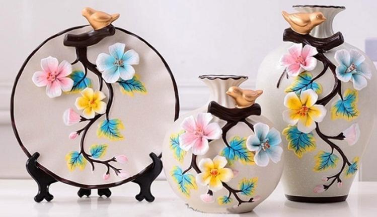 Trang trí Tết phòng khách với bộ gốm sứ sang trọng, tinh tế