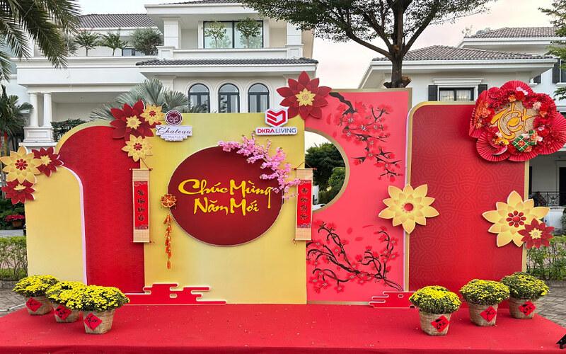 Mẫu trang trí Tết cổ truyền ở ngoài trời 