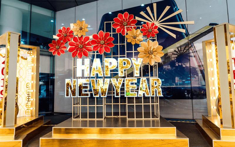 Mẫu trang trí Tết cổ truyền đẹp ở sảnh công ty