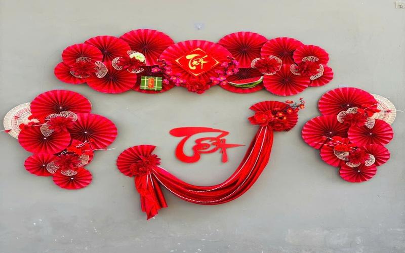 Trang trí Tết cổ truyền năm Bính Ngọ 2026 với quạt giấy
