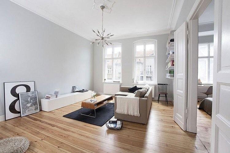 Không gian nhà cấp 4 diện tích 40m2 như được nới rộng đáng kể nhờ sử dụng sơn tường màu kem sáng (Nguồn: Internet)