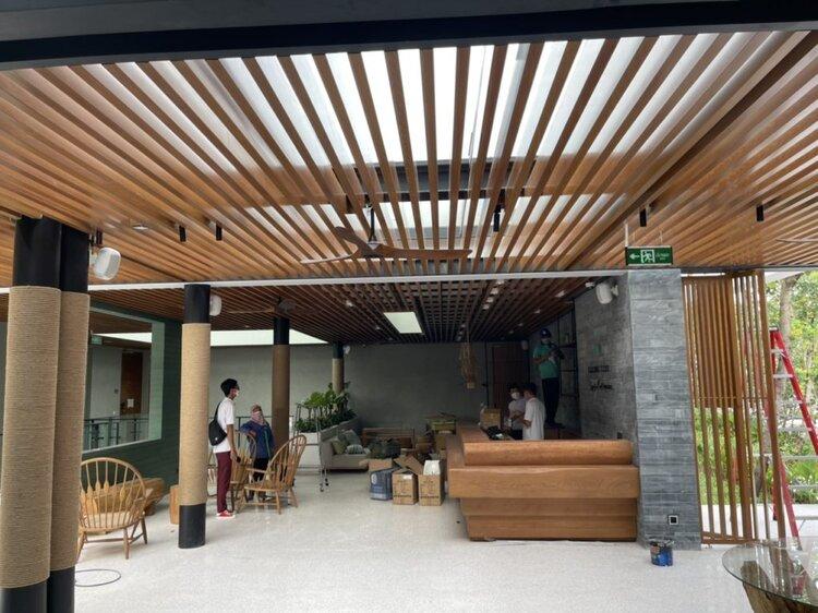 Ứng dụng tấm DURAwood làm hệ lam che nắng cho công trình (Nguồn: Internet)