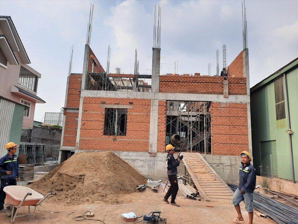Gia chủ nên chọn nhà thầu thi công có kinh nghiệm và uy tín (Nguồn: Internet)