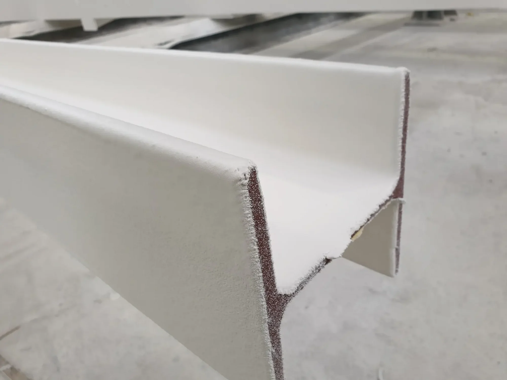 Sơn phồng nhiệt tạo lớp cách nhiệt bảo vệ kết cấu thép khi xảy ra hỏa hoạn (Nguồn: Internet)