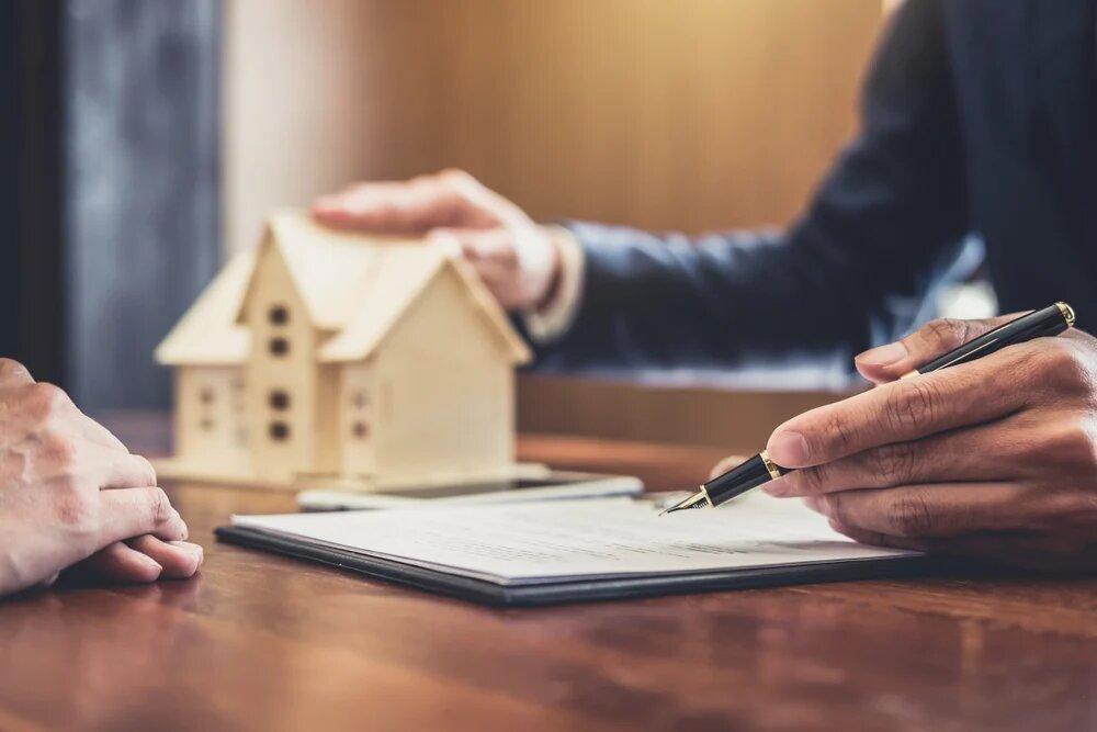 Gia chủ nên liên hệ UBND cấp xã, phường; cơ quan quản lý xây dựng địa phương để được hướng dẫn cụ thể (Nguồn: Internet)