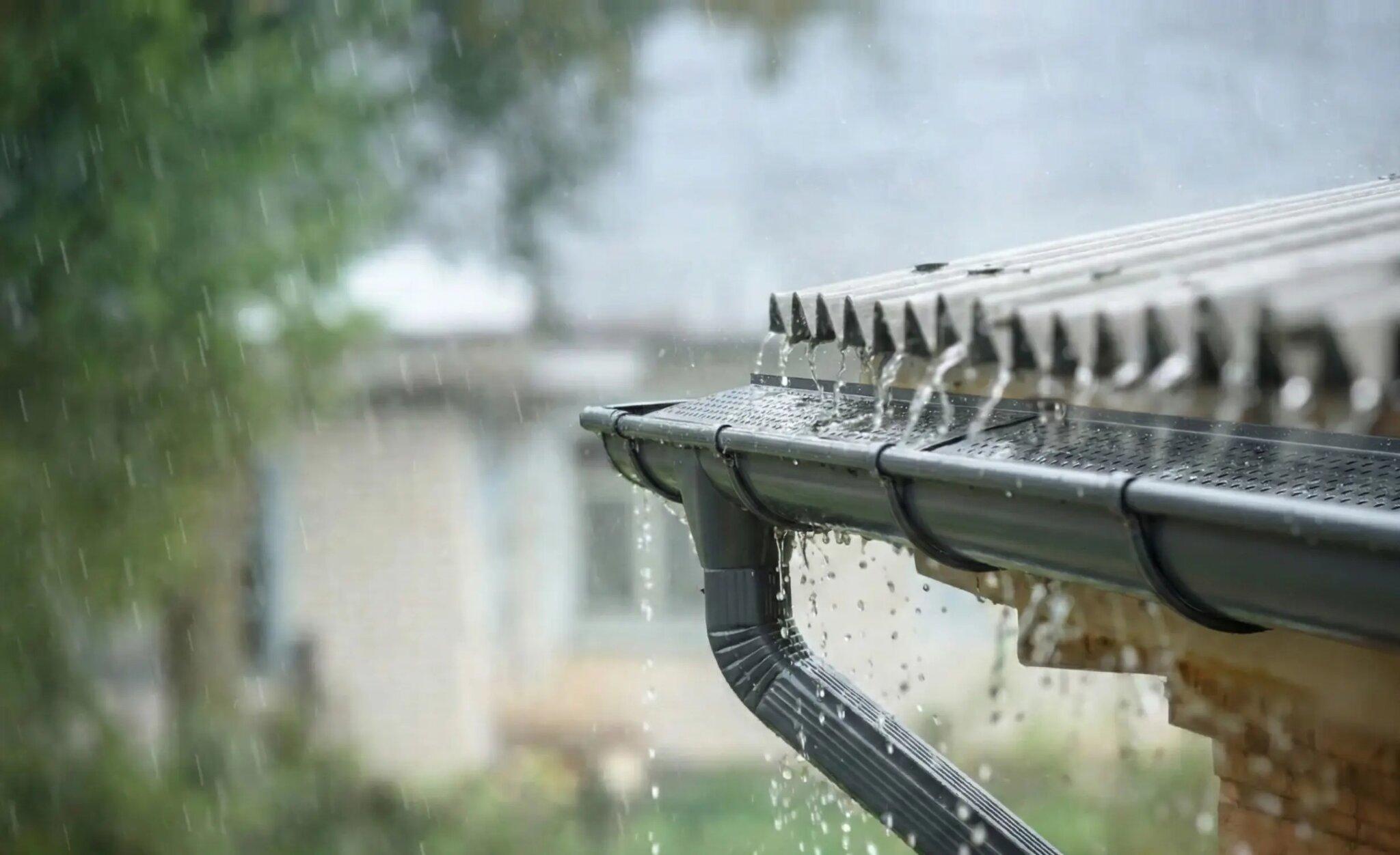Cần kiểm tra và tính toán lưu lượng nước trước khi lắp ống thoát nước mưa (Nguồn: Internet)
