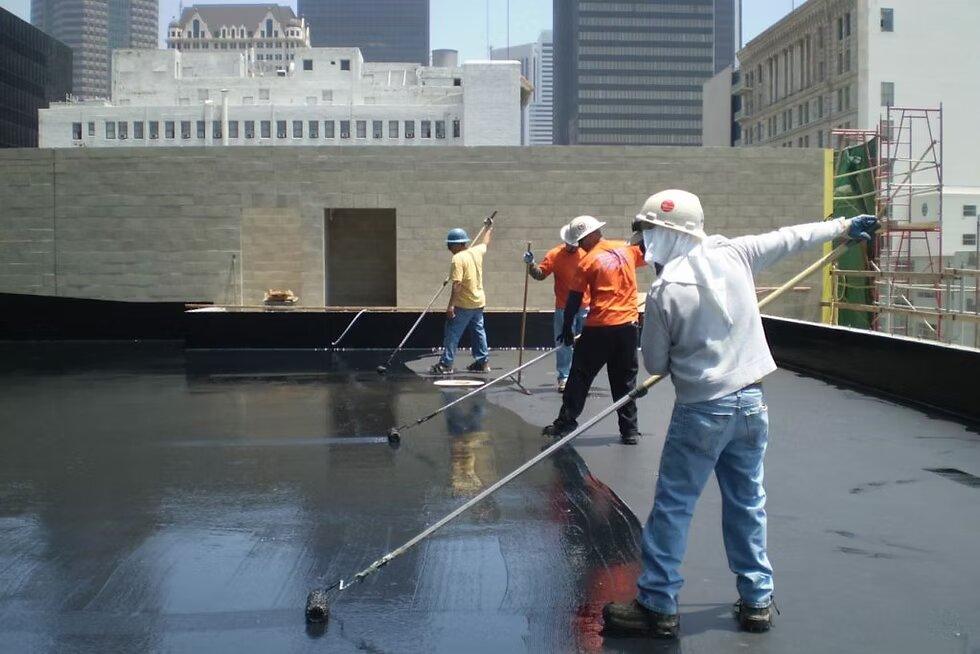 Sử dụng dung dịch Sillicate giúp lấp đầy những lỗ rỗng li ti trong kết cấu (Nguồn: Internet)