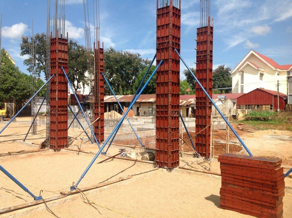 Hệ thống cốt pha thép định hình cột với kết cấu chịu lực chắc chắn (Nguồn: Internet)