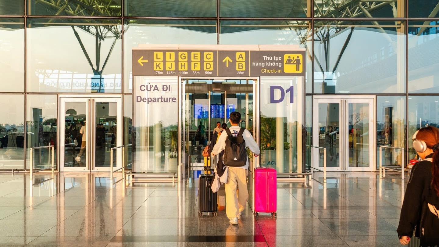 Khu vực của ra vào tầng 1 nhà ga T2 Nội Bài (Nguồn: Internet)
