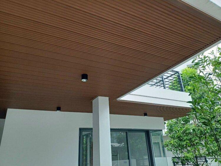 DURAwood ứng dụng linh hoạt cho sàn, trần, lam che nắng với khả năng chịu tải và chống va đập ấn tượng.